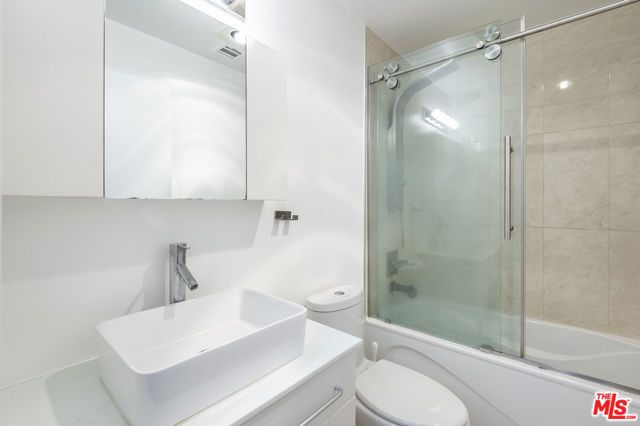 15425 ANTIOCH Street 202, Pacific Palisades (los Angeles), CA 90272