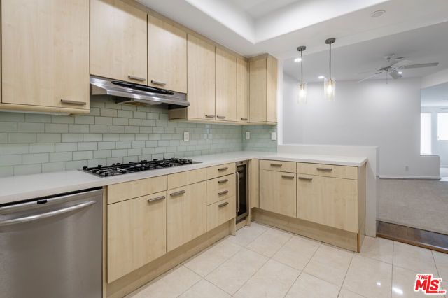 15425 ANTIOCH Street 202, Pacific Palisades (los Angeles), CA 90272