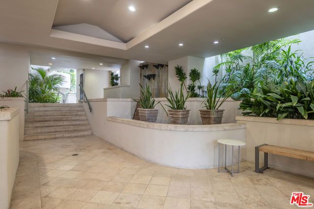 15425 ANTIOCH Street 202, Pacific Palisades (los Angeles), CA 90272