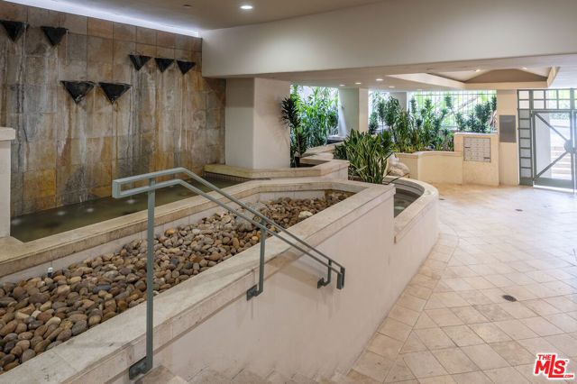 15425 ANTIOCH Street 202, Pacific Palisades (los Angeles), CA 90272