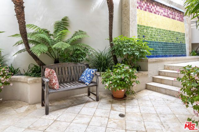 15425 ANTIOCH Street 202, Pacific Palisades (los Angeles), CA 90272