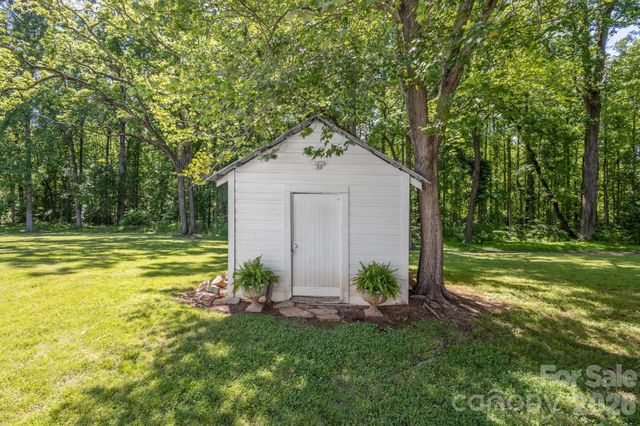 1567 Jennings Road, Statesville, NC 28625