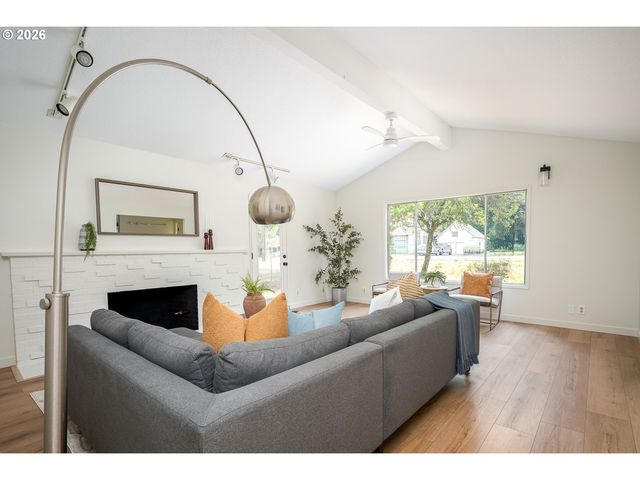1769 Se BROOKWOOD Ave, Hillsboro, OR 97123