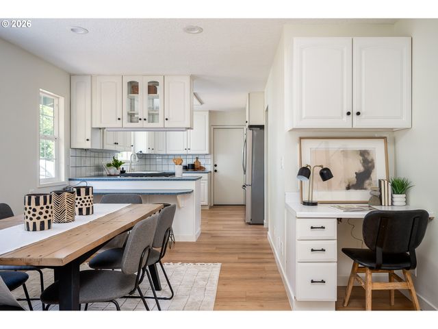 1769 Se BROOKWOOD Ave, Hillsboro, OR 97123