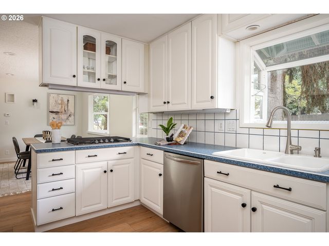 1769 Se BROOKWOOD Ave, Hillsboro, OR 97123