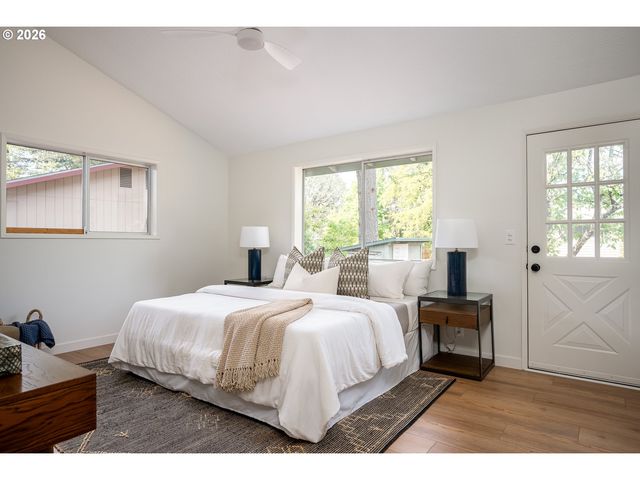 1769 Se BROOKWOOD Ave, Hillsboro, OR 97123