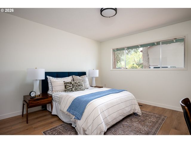 1769 Se BROOKWOOD Ave, Hillsboro, OR 97123