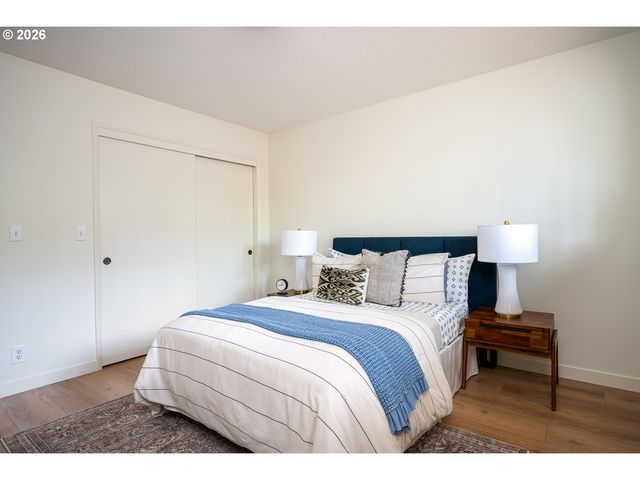 1769 Se BROOKWOOD Ave, Hillsboro, OR 97123