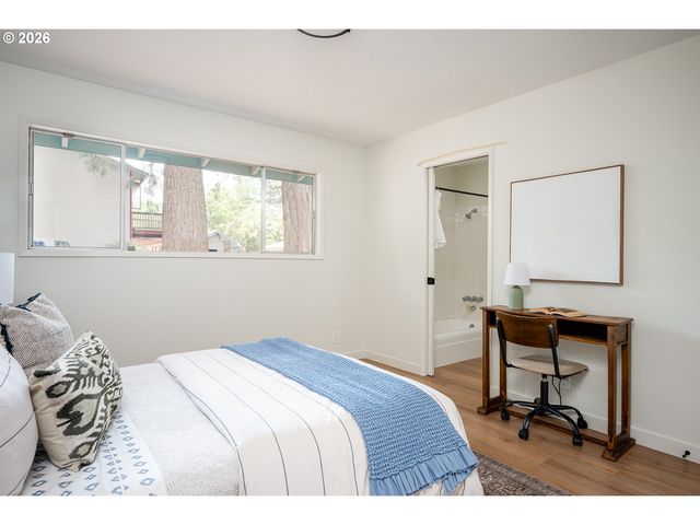 1769 Se BROOKWOOD Ave, Hillsboro, OR 97123