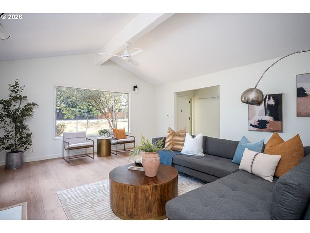 1769 Se BROOKWOOD Ave, Hillsboro, OR 97123