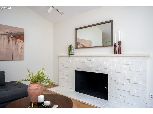 1769 Se BROOKWOOD Ave, Hillsboro, OR 97123