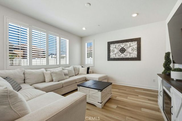 324 Castaic Way, Rialto, CA 92377
