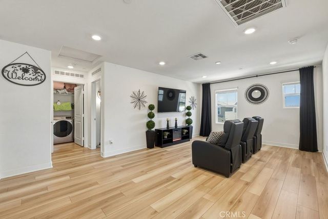 324 Castaic Way, Rialto, CA 92377
