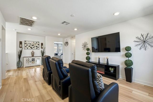 324 Castaic Way, Rialto, CA 92377