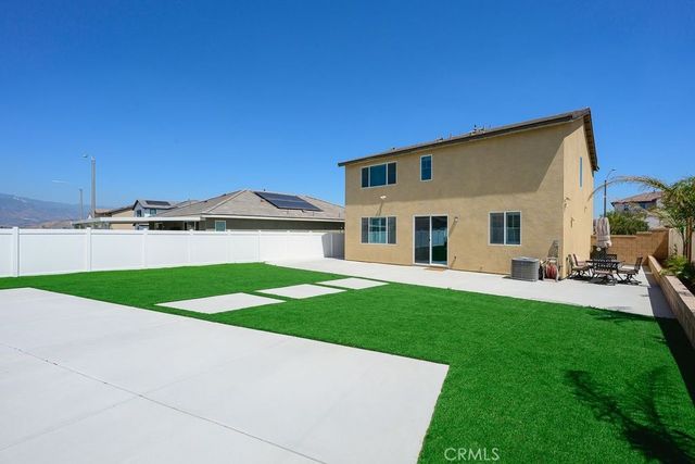 324 Castaic Way, Rialto, CA 92377