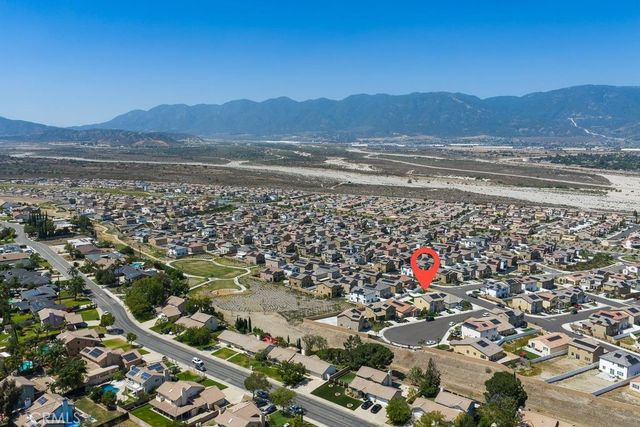 324 Castaic Way, Rialto, CA 92377
