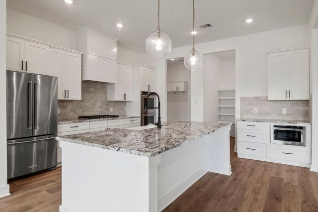 5621 Marigold Mile Drive, Magnolia, TX 77354
