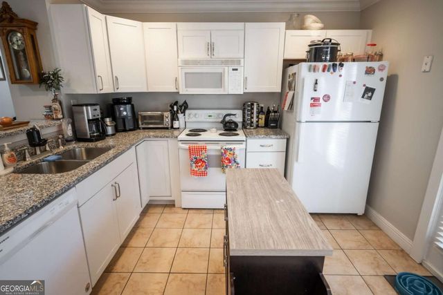 660 Barnett Shoals Road 410, Athens, GA 30605