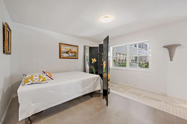 1516 S Lakeside Drive 106, Lake Worth Beach, FL 33460