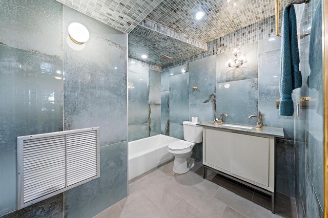 1516 S Lakeside Drive 106, Lake Worth Beach, FL 33460