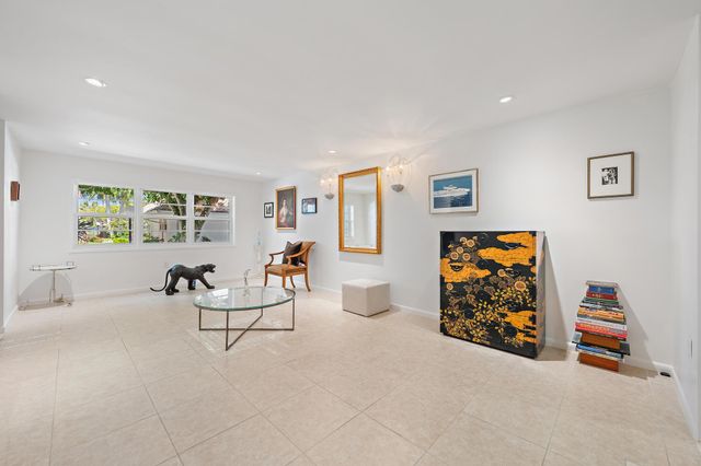 1516 S Lakeside Drive 106, Lake Worth Beach, FL 33460