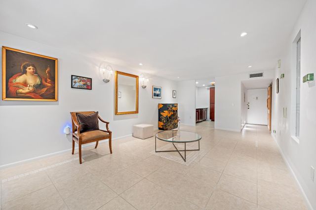 1516 S Lakeside Drive 106, Lake Worth Beach, FL 33460