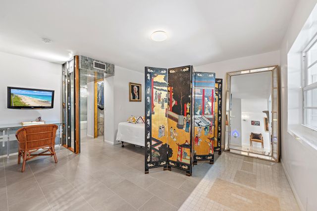 1516 S Lakeside Drive 106, Lake Worth Beach, FL 33460