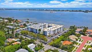 1516 S Lakeside Drive 106, Lake Worth Beach, FL 33460