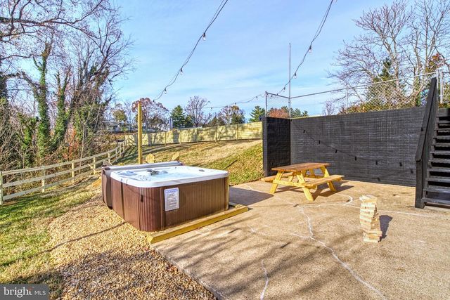 18 NAOMI RD, Fredericksburg, VA 22405