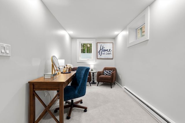 6 Phillips Dr, Holyoke, MA 01040