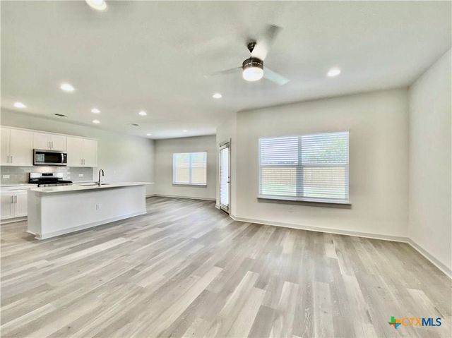 1001 Winnsboro Loop, Round Rock, TX 78664