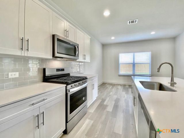 1001 Winnsboro Loop, Round Rock, TX 78664