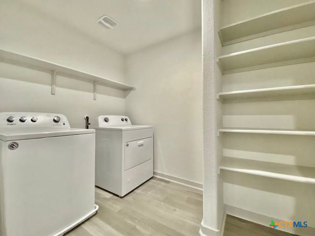 1001 Winnsboro Loop, Round Rock, TX 78664