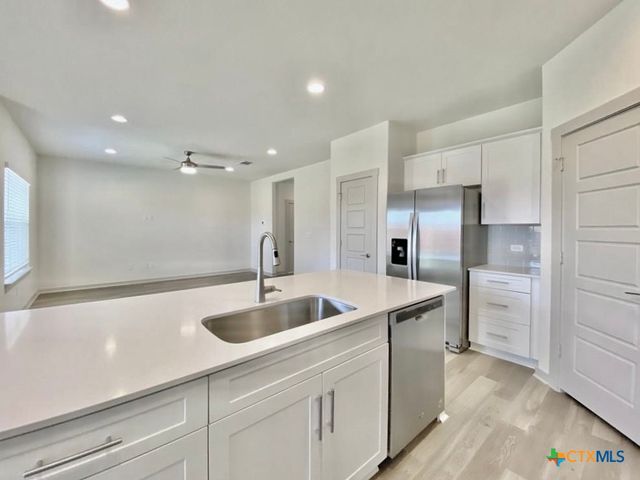 1001 Winnsboro Loop, Round Rock, TX 78664