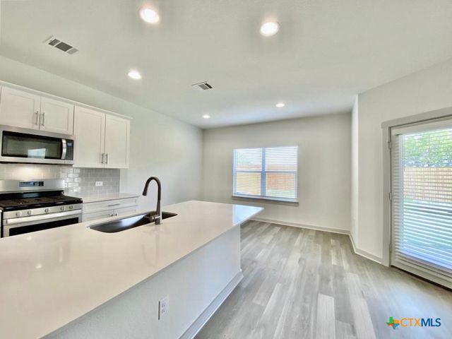 1001 Winnsboro Loop, Round Rock, TX 78664