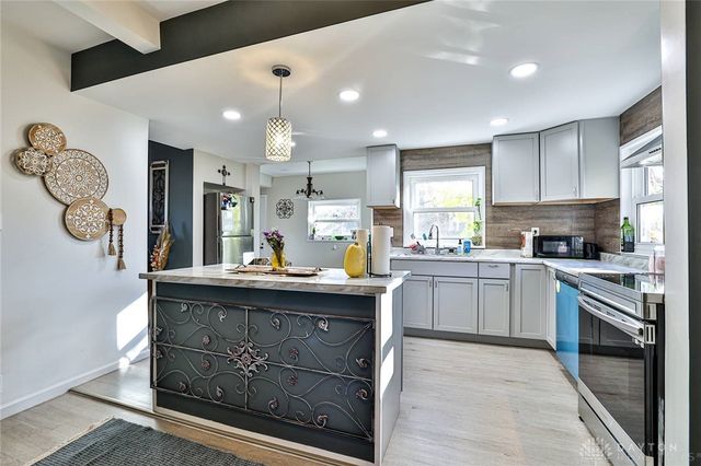 3224 Hiawatha Drive, Dayton, OH 45414