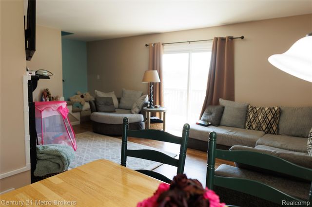 8493 Pepper Ridge Drive E, Grand Blanc Charter Township, MI 48439