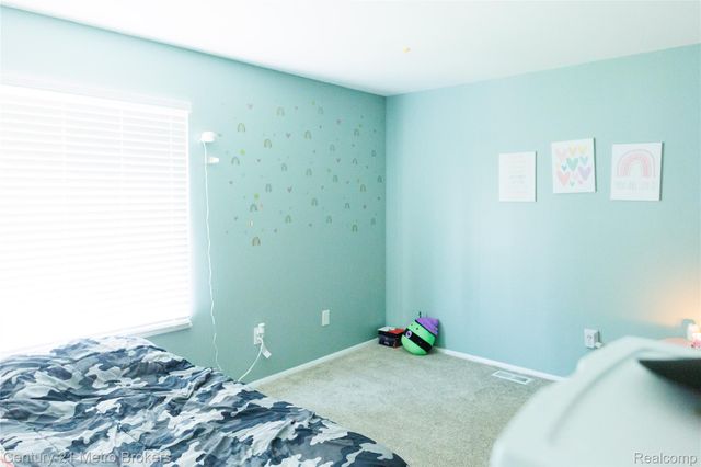 8493 Pepper Ridge Drive E, Grand Blanc Charter Township, MI 48439