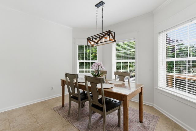 952 Century Oak Dr, Nashville, TN 37211