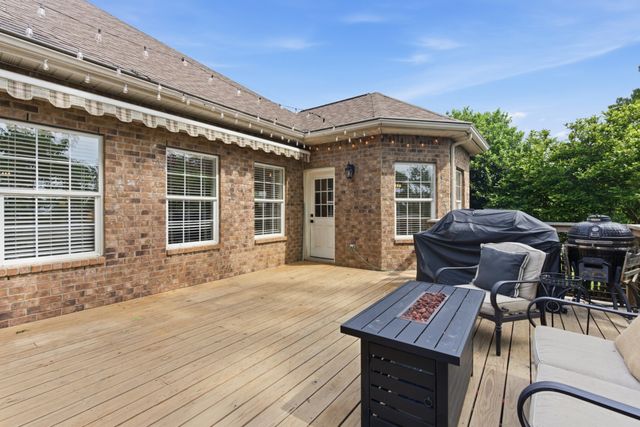 952 Century Oak Dr, Nashville, TN 37211