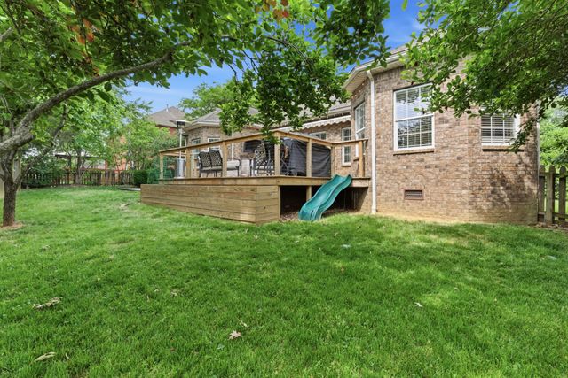 952 Century Oak Dr, Nashville, TN 37211