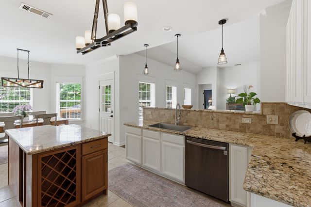952 Century Oak Dr, Nashville, TN 37211