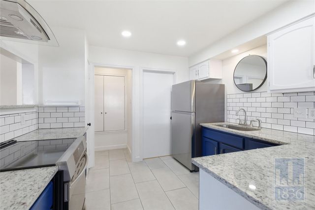 2009 Sandberg DR 159, Austin, TX 78752