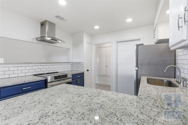 2009 Sandberg DR 159, Austin, TX 78752