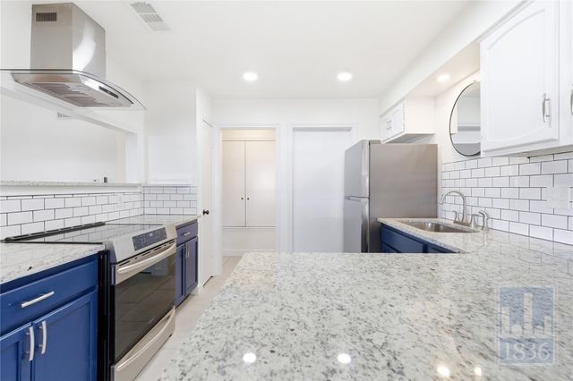 2009 Sandberg DR 159, Austin, TX 78752