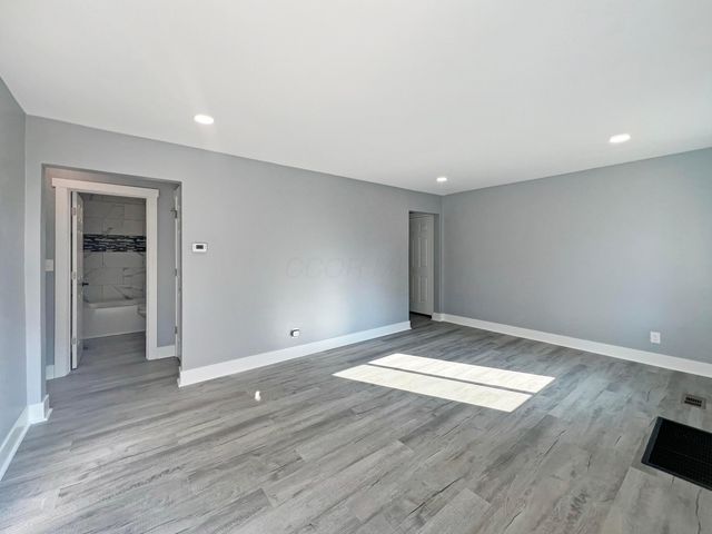 2242 Lexington Avenue, Columbus, OH 43211