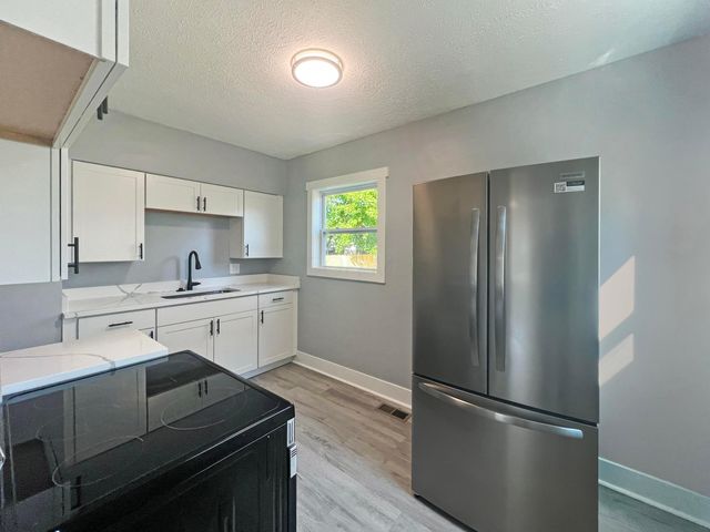 2242 Lexington Avenue, Columbus, OH 43211
