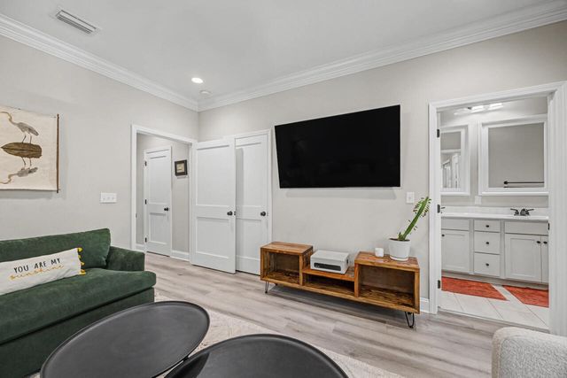 61B 9th Avenue, Shalimar, FL 32579