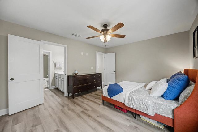 61B 9th Avenue, Shalimar, FL 32579