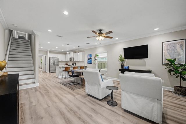 61B 9th Avenue, Shalimar, FL 32579